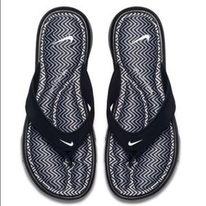 Nike flip flops
